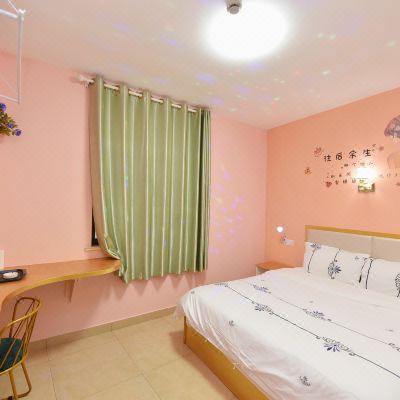 二楼舒适大床房