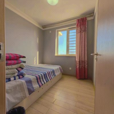 简约轻奢三室一厅套房