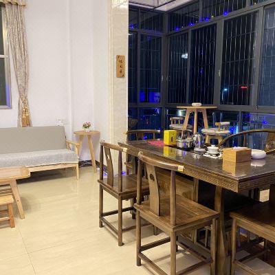 雅致三房一厅套间（有麻将机、厅有空调）