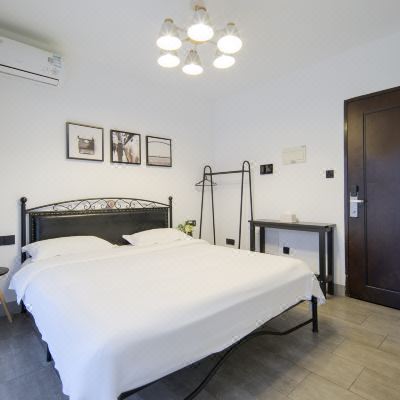 园景经典大床房(有阳台)