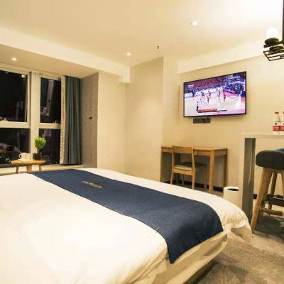 音乐喷泉温馨舒适大床湖景房