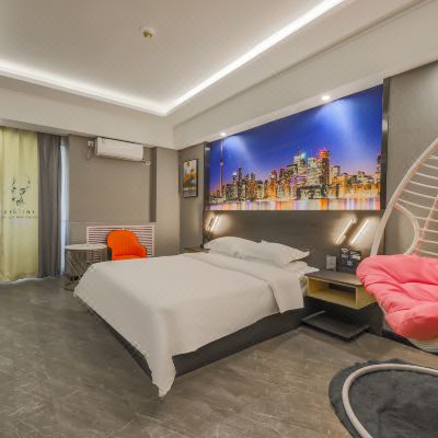 高级影视大床房