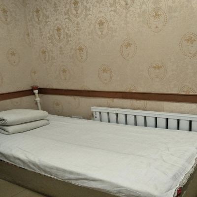 单人房(公共卫浴)(无窗)