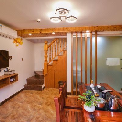 凤凰时雨复式套房