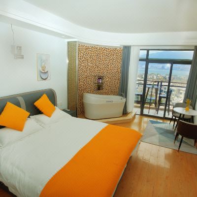 昭雪海景影院大床房