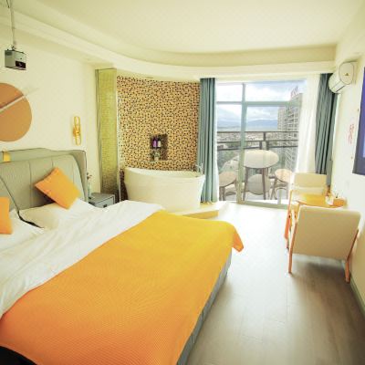 揽月海景影院大床房