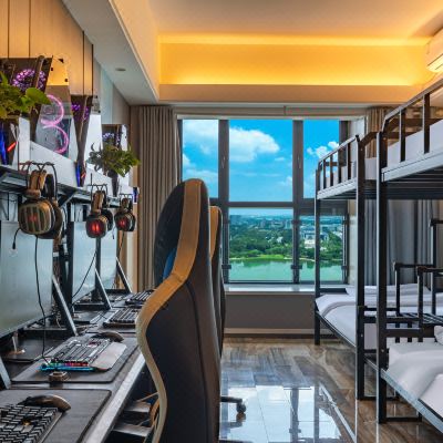 电竞四人间[腾讯网吧特权]