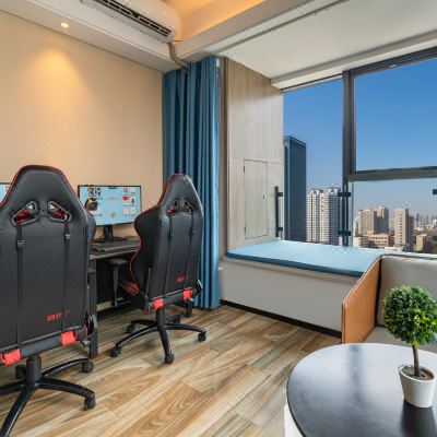 臻享大床电竞房[罗技G402鼠标+腾讯钻石会员]+4K电视