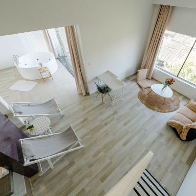 临河露台家庭复式套房