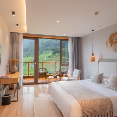 丹栗山景大床房