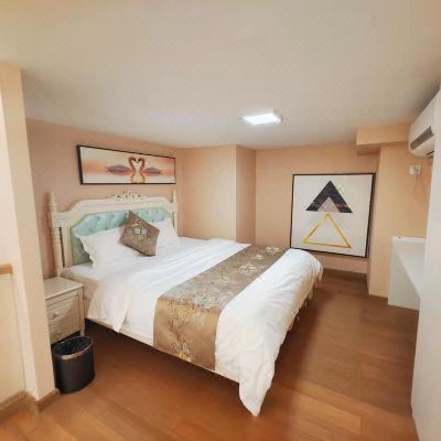 复式豪华ins风大床房