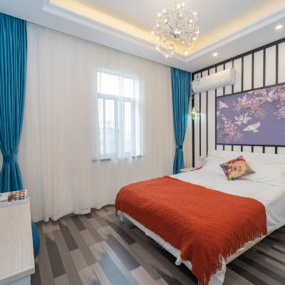 花开半夏大床房