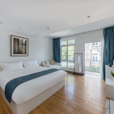 别墅庭院大床房