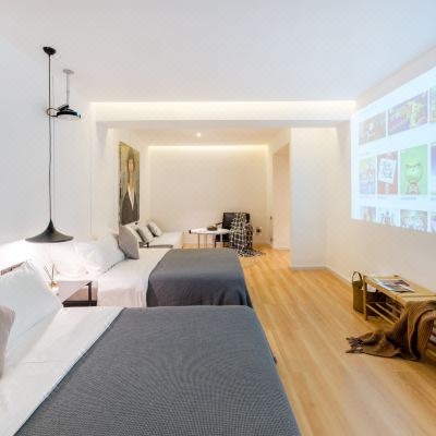 设计师轻奢影音四人间