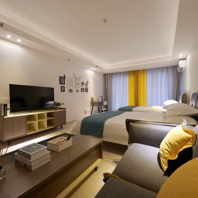 温馨山景标准双床房