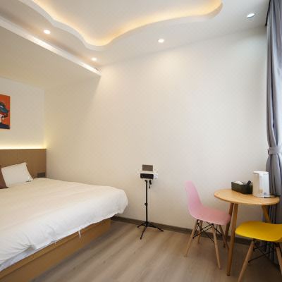 舒适浴缸大床房