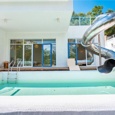 （私家滑梯泳池+KTV+自动麻将+桌球+炭烤+自助厨房）·6房轰趴别墅