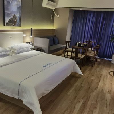 乐澜轻奢大床房