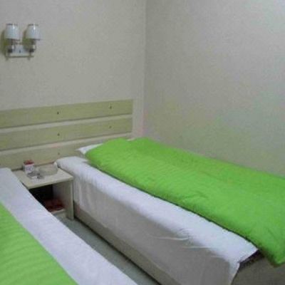 普通双床房（公共卫浴）