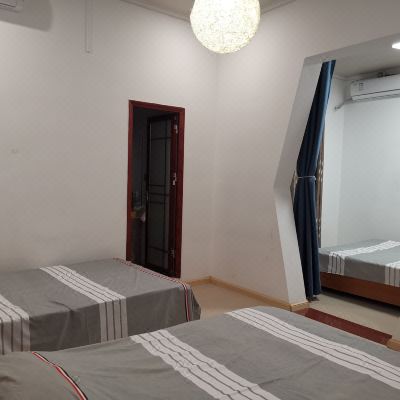 温馨二室三床房