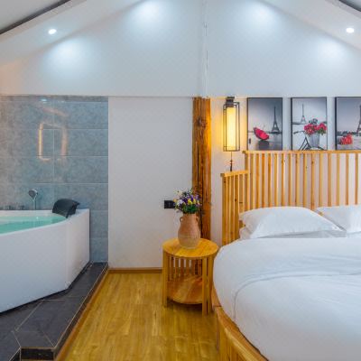 紫云轻奢浴缸套房