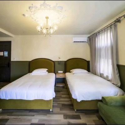 缅因-阳台家庭房