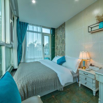 轻奢雅致大床房