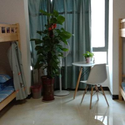 温馨男生六人间（床位）（公共卫浴）