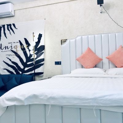 后现代语音投影智能轻奢房