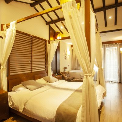 惠风和畅阳台大床房