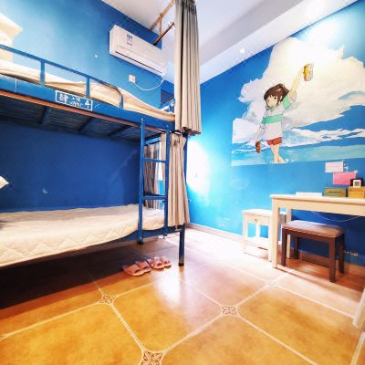 女生四人间(床位)(公共卫浴)