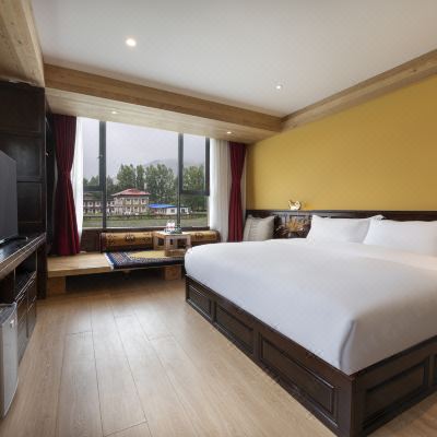 雅稞豪华阳台大床房