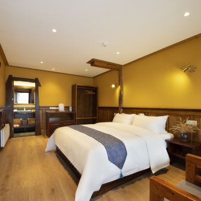 雅稞藏式豪华大床房