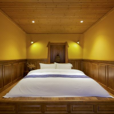 雅稞藏式至尊大床房