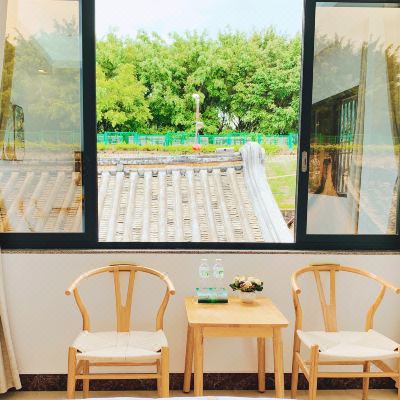 怡然自得豪华大床房