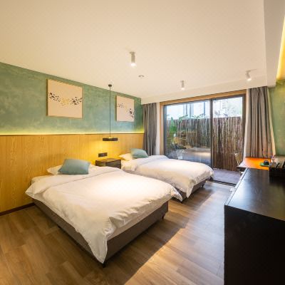 纵白露台双床房（带浴缸）