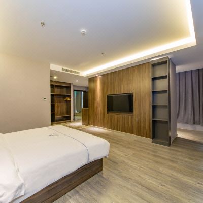 至尊豪华电竞大床房