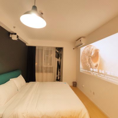 克洛克智能大床房(洗衣机+乳胶床垫+投影仪)