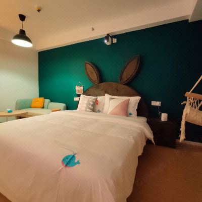 鲸选兔子智能大床房(洗衣机+乳胶床垫+投影仪)