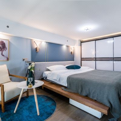 双影loft大床房B-投影