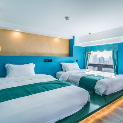 子岭loft亲子双床房-投影