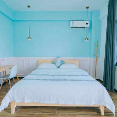 温馨拼色大床房