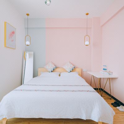 粉色浪漫大床房