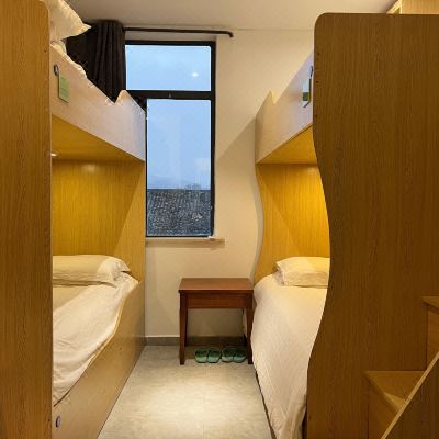 男生四人间(床位)