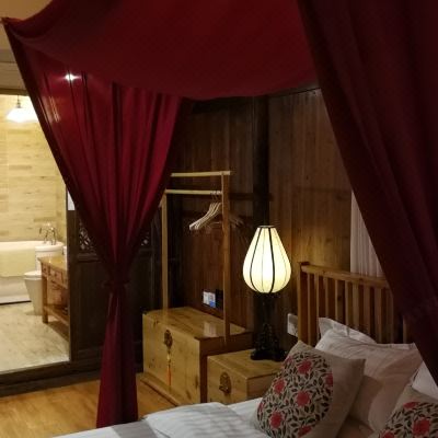 小雪天井大床房