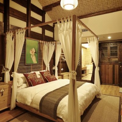 白露天井大床房