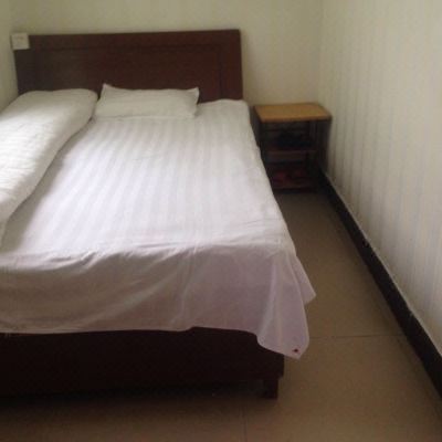 普通大床房(公共卫浴)