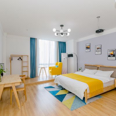 轻奢现代大床房