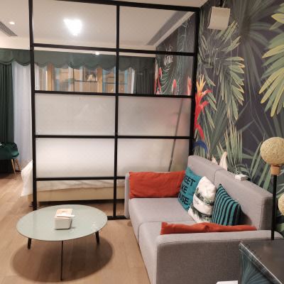 臻选投影大床房（一室一厅+洗烘一体机+冰箱）