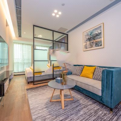 地标夜景大床房（一室一厅+洗烘一体机+冰箱）